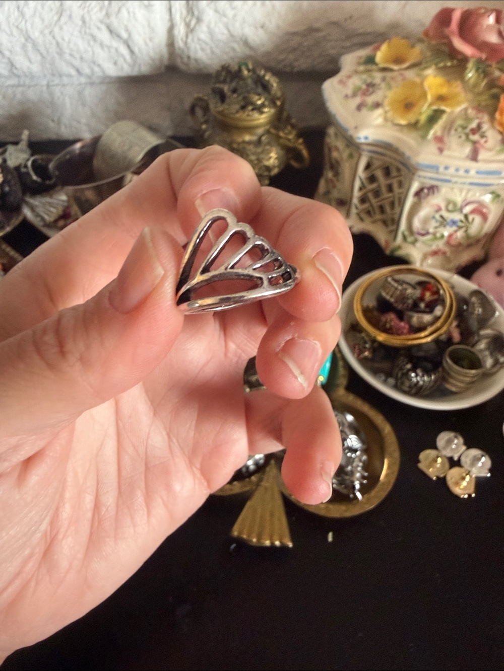 Hot Topic Silver Openwork Fan Statement Ring
